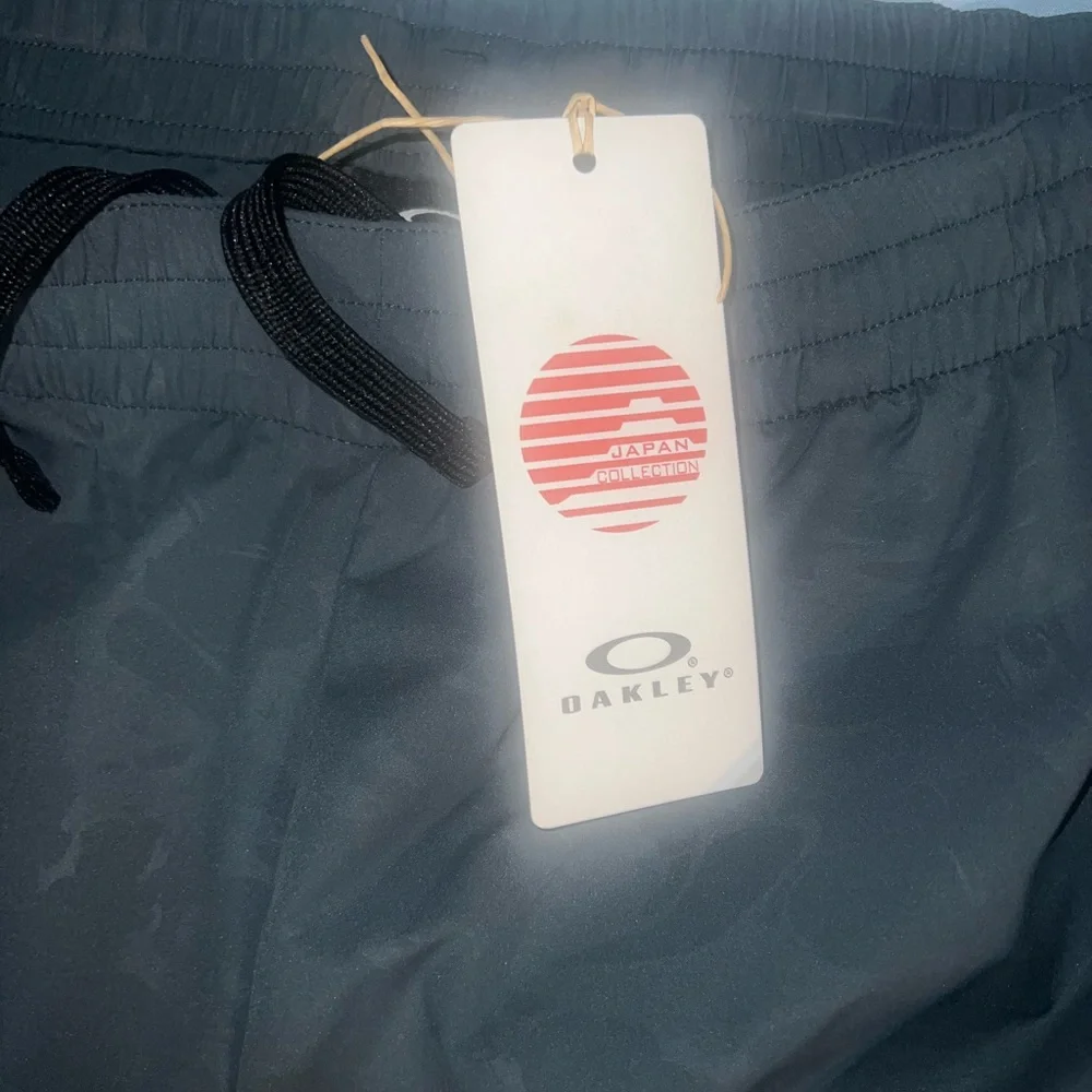 Oakley shorts - Picture 7 of 7